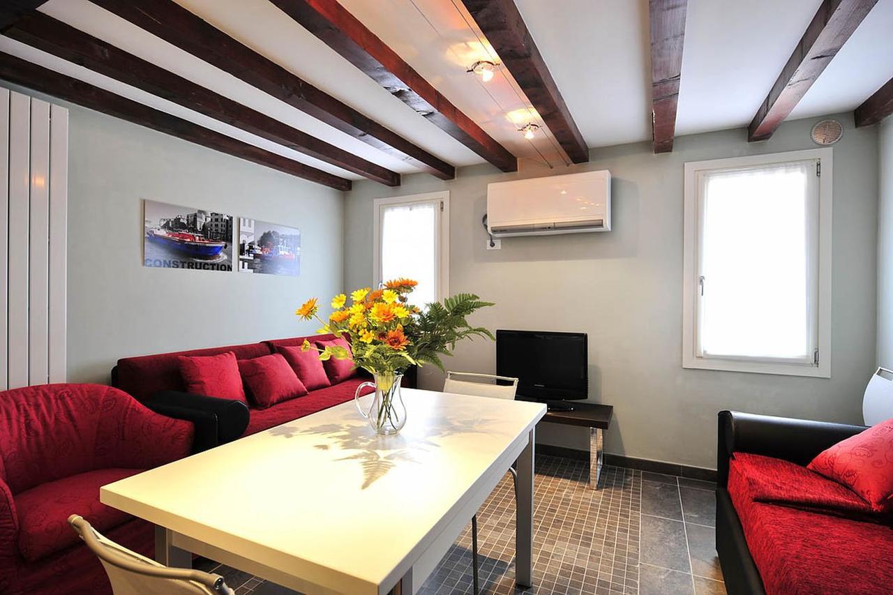 Palace La Vida Apartments By Wonderful Italy เวนิส ภายนอก รูปภาพ