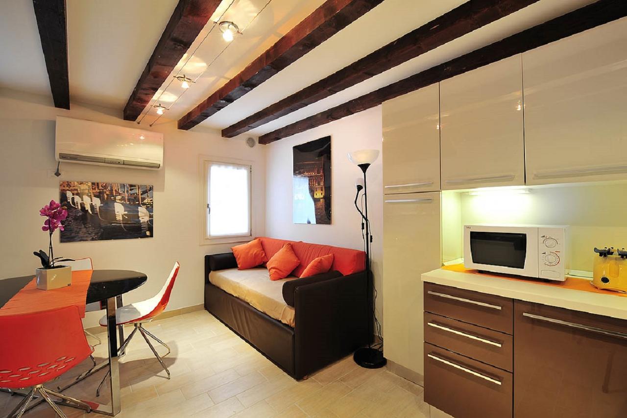 Palace La Vida Apartments By Wonderful Italy เวนิส ภายนอก รูปภาพ